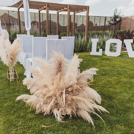 Jamajka & Ξενοδοχείο 3*